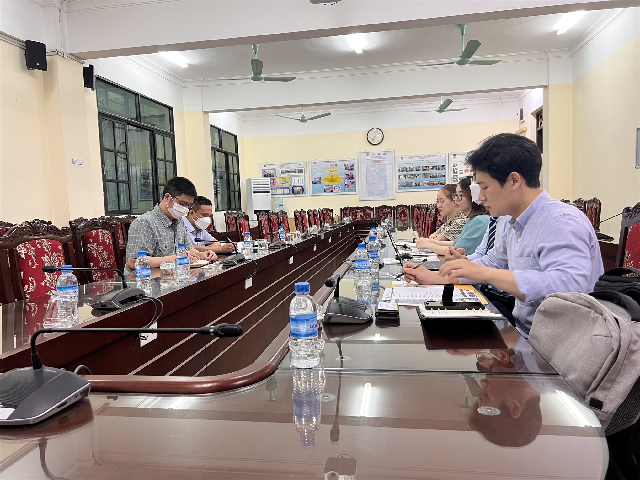 Cơ quan xúc tiến công nghiệp, công nghệ thông tin Hàn Quốc (NIPA) đến thăm và làm việc với trường