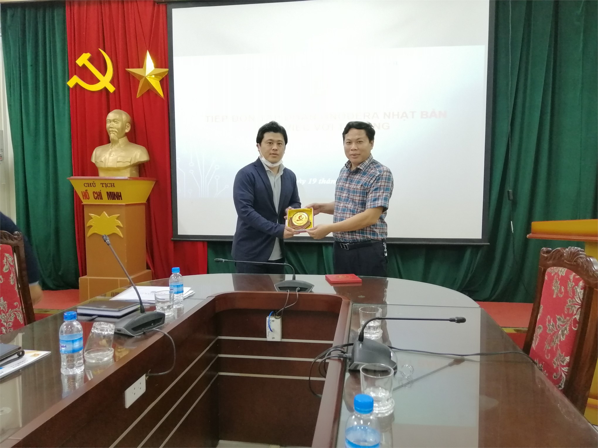 Công ty TNHH ONODERA USER RUN Việt Nam đến thăm và làm việc với trường