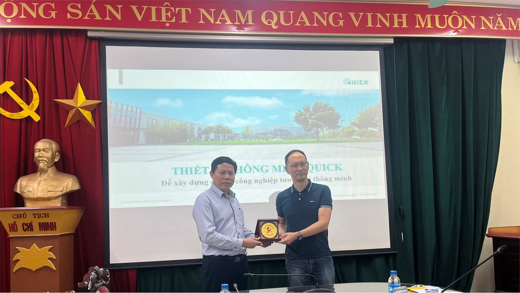 Công ty Quick Technology tham quan và làm việc tại trường Đại học Công nghiệp Hà Nội
