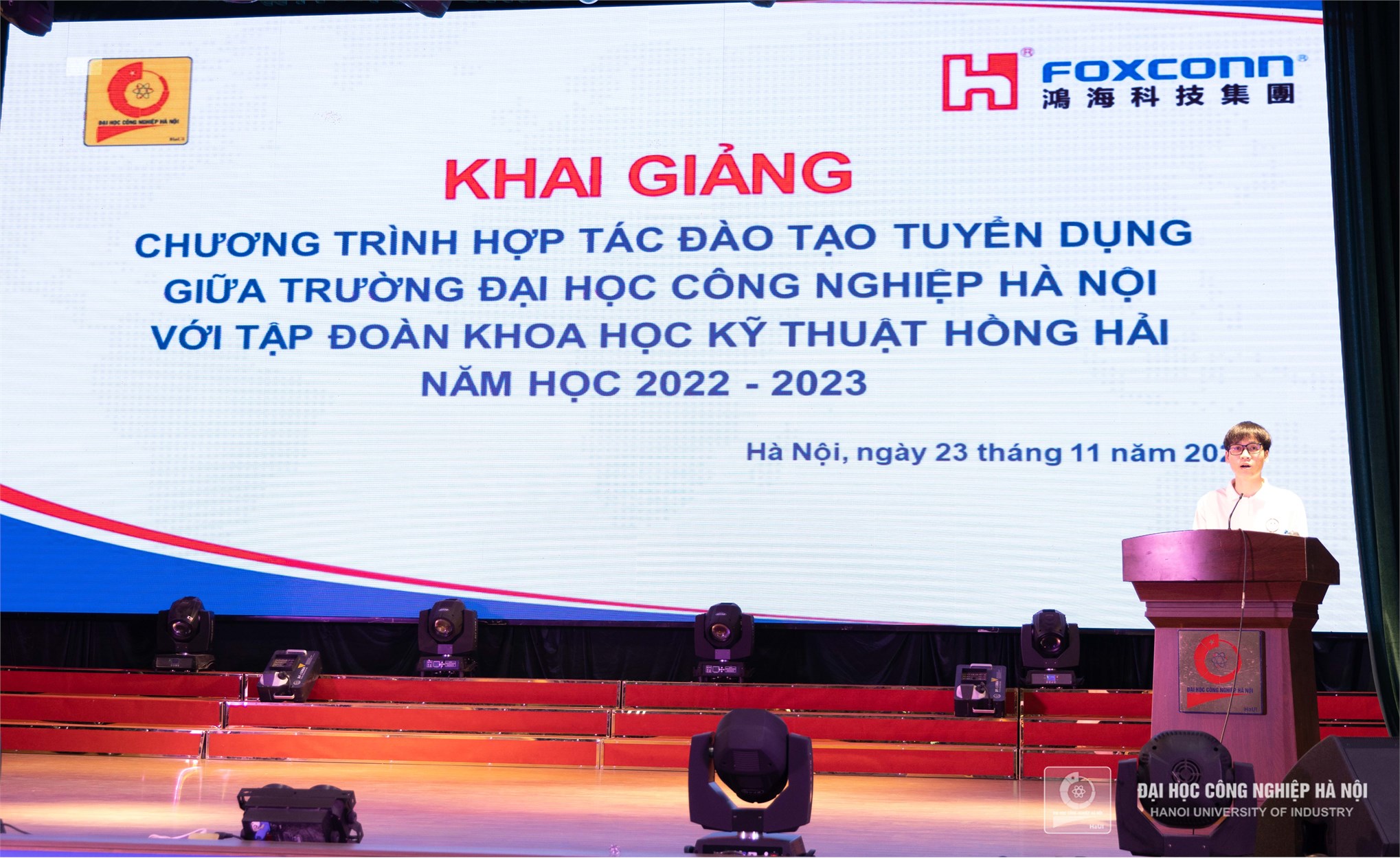 Khai giảng Chương trình hợp tác đào tạo tuyển dụng với Tập đoàn KHKT Hồng Hải năm học 2022 - 2023