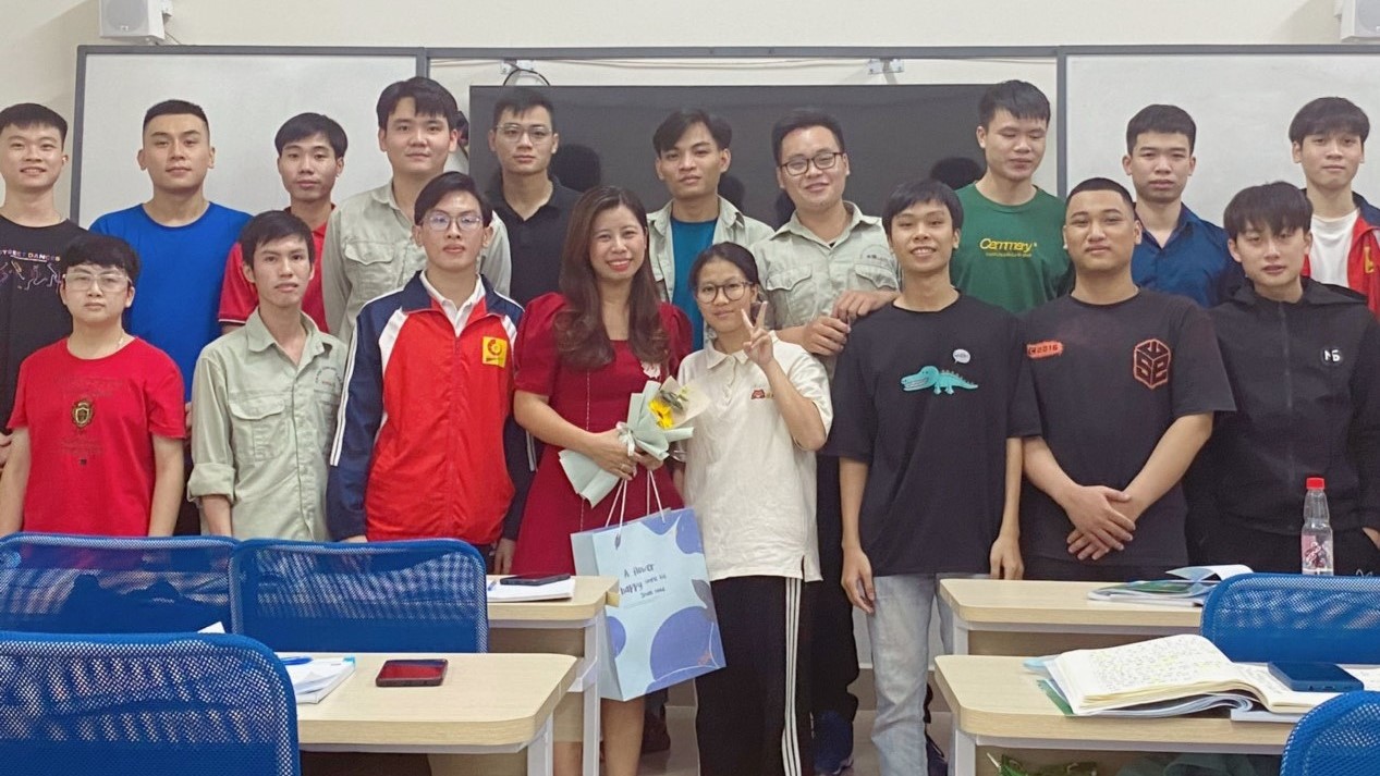 Không khí ấm áp và vui nhộn trong các buổi học tiếng Trung dành cho sinh viên Lớp chuyên ban (Foxconn)