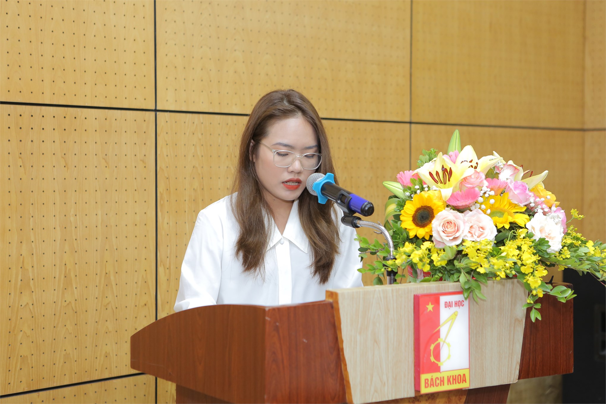 Sinh viên Khoa Điện và Khoa Cơ khí Trường Đại học Công nghiệp Hà Nội xuất sắc nhận học bổng Năng lượng tương lai năm học 2022 - 2023