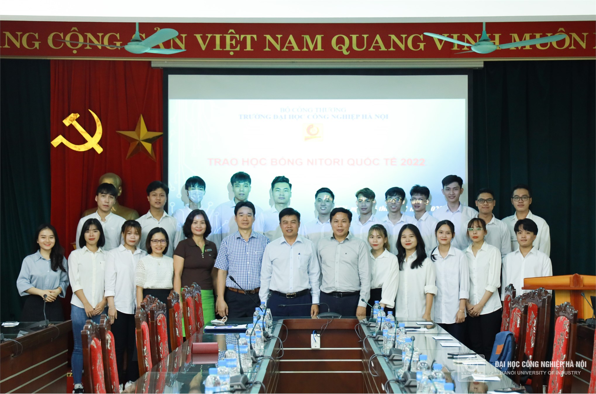 Chia sẻ kinh nghiệm săn học bổng do doanh nghiệp tài trợ của Nữ sinh viên Trường Đại học Công nghiệp Hà Nội.
