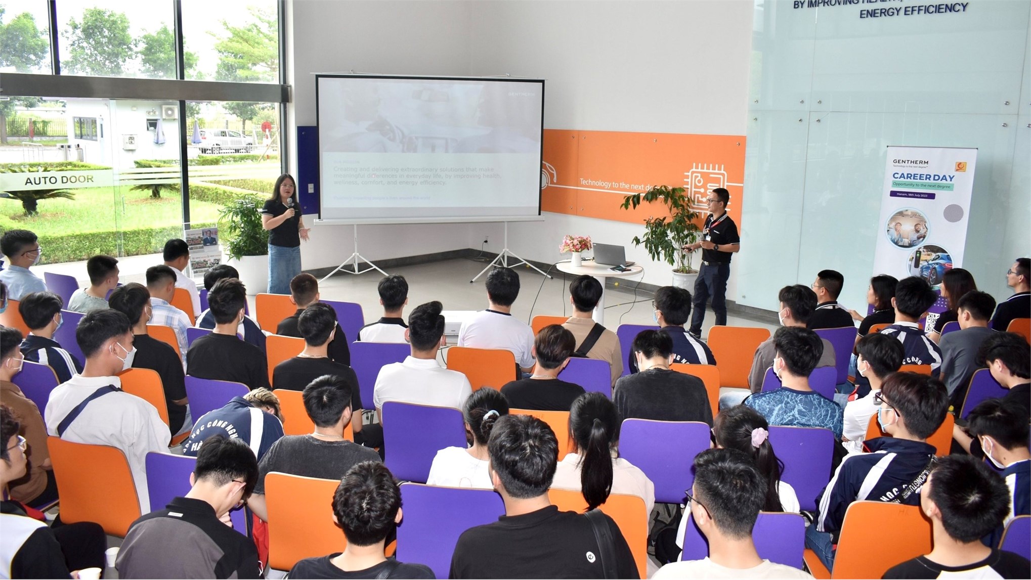 Sinh viên Đại học Công nghiệp Hà Nội tham gia sự kiện “Career Day” tại Gentherm Việt Nam