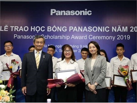 Sinh viên ĐHCNHN lần đầu tiên được nhận học bổng Panasonic trị giá 30 triệu đồng