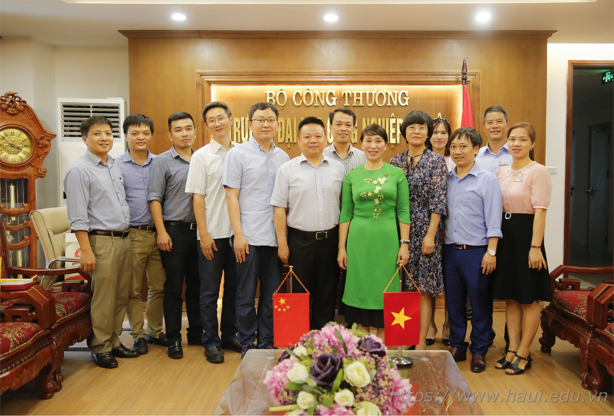 Đại học Công nghiệp Hà Nội nhận tài trợ thiết bị Phòng thực hành SMC Automation Lab