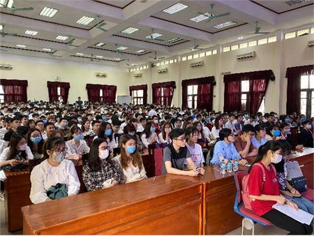 Hội thảo cơ hội việc làm tại Tập đoàn Khoa học Kỹ thuật Hồng Hải Foxconn dành cho sinh viên Đại học Công nghiệp Hà Nội