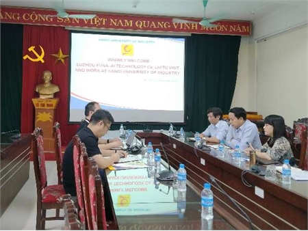 Tập đoàn Funa Trung Quốc tham quan và làm việc tại Trường Đại học Công nghiệp Hà Nội