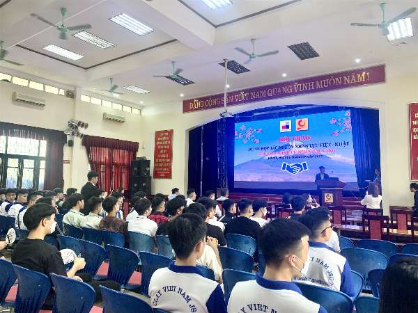Hội thảo giới thiệu chương trình tuyển sinh lớp cử nhân tài năng làm việc tại Nhật Bản của Công ty Clay Việt Nam
