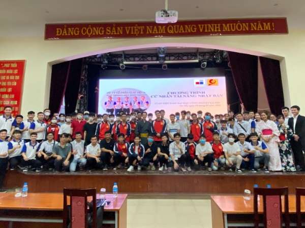 Hội thảo giới thiệu chương trình tuyển sinh lớp cử nhân tài năng làm việc tại Nhật Bản của Công ty TNHH Clay Việt Nam
