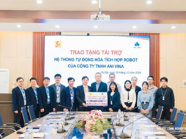 Công ty Ani Vina trao tài trợ hệ thống tự động hóa tích hợp robot cho Khoa Điện, Trường Đại học Công nghiệp Hà Nội