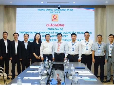 Trường Đại học Công nghiệp Hà Nội đón tiếp đoàn cán bộ Trường Đại học Khoa học Kỹ thuật Quảng Tây, Trung Quốc