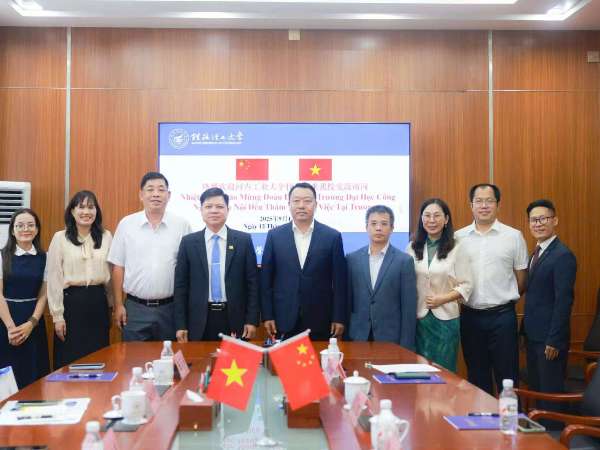 Trường Đại học Công nghiệp và Đại học Bách khoa Quế Lâm (Trung Quốc) đẩy mạnh hợp tác đào tạo chương trình liên kết 2+2