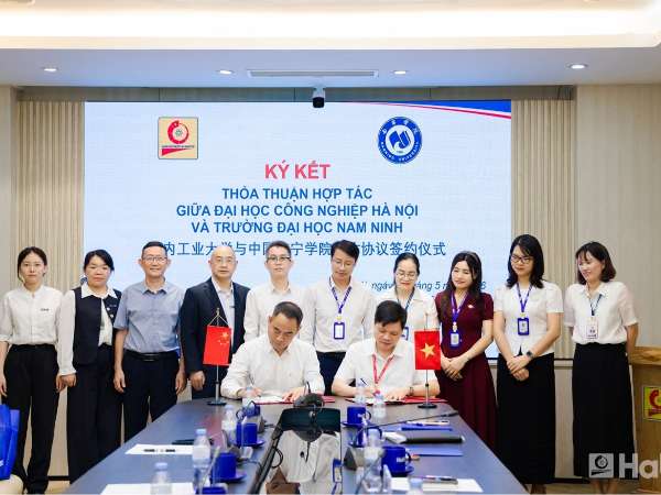 Đón tiếp đoàn cán bộ Trường Đại Học Nam Ninh, Trung Quốc